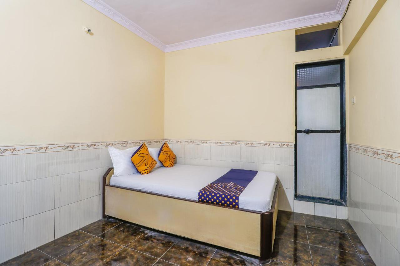 Ulhāsnagar Spot On 66527 Pallavi Lodge المظهر الخارجي الصورة