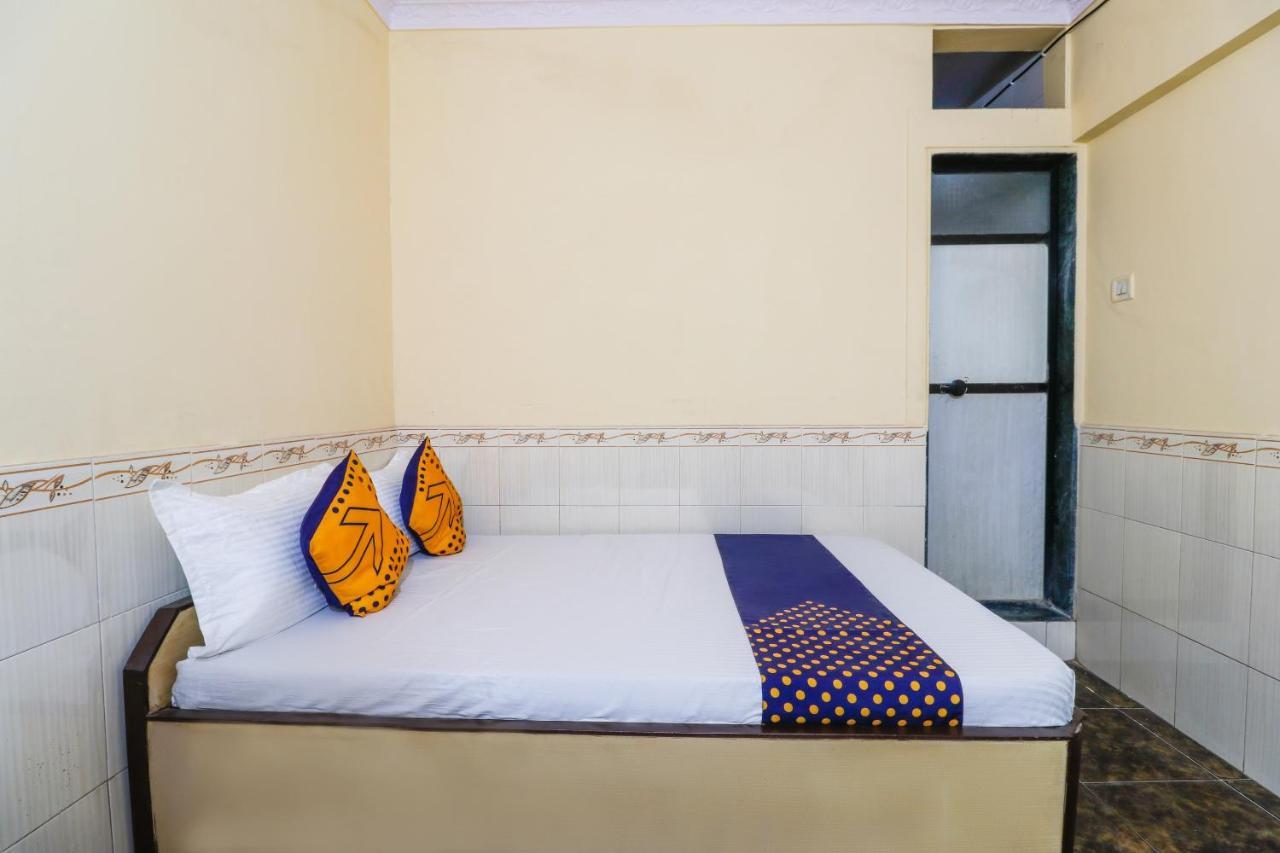 Ulhāsnagar Spot On 66527 Pallavi Lodge المظهر الخارجي الصورة