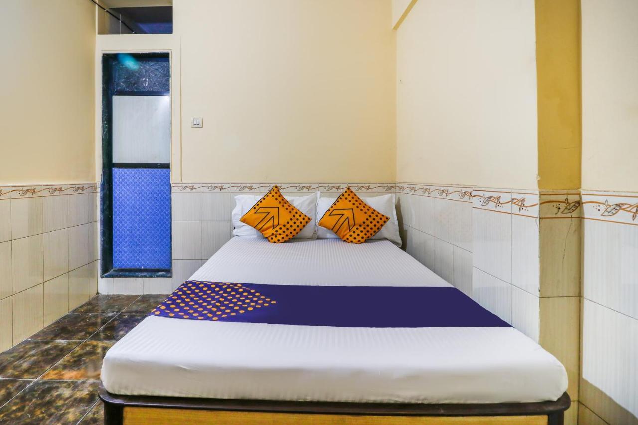 Ulhāsnagar Spot On 66527 Pallavi Lodge المظهر الخارجي الصورة