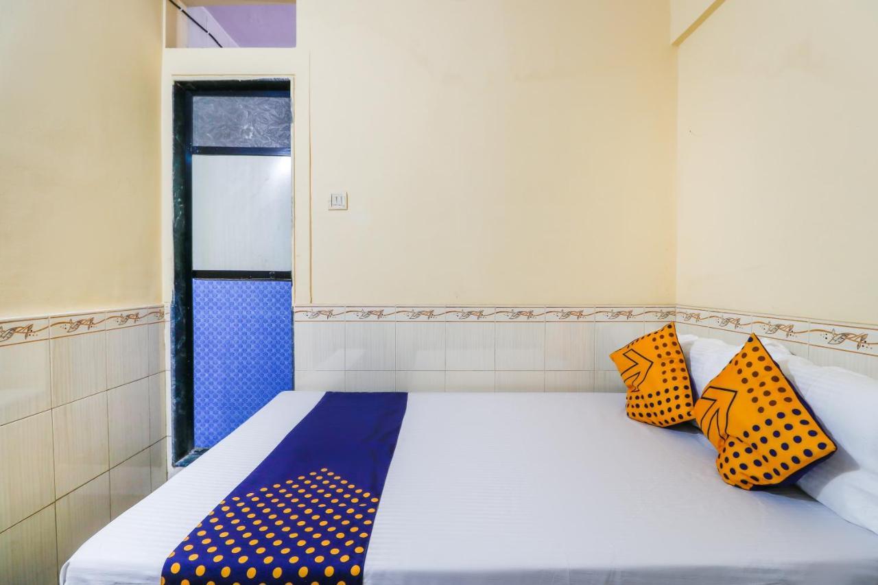 Ulhāsnagar Spot On 66527 Pallavi Lodge المظهر الخارجي الصورة