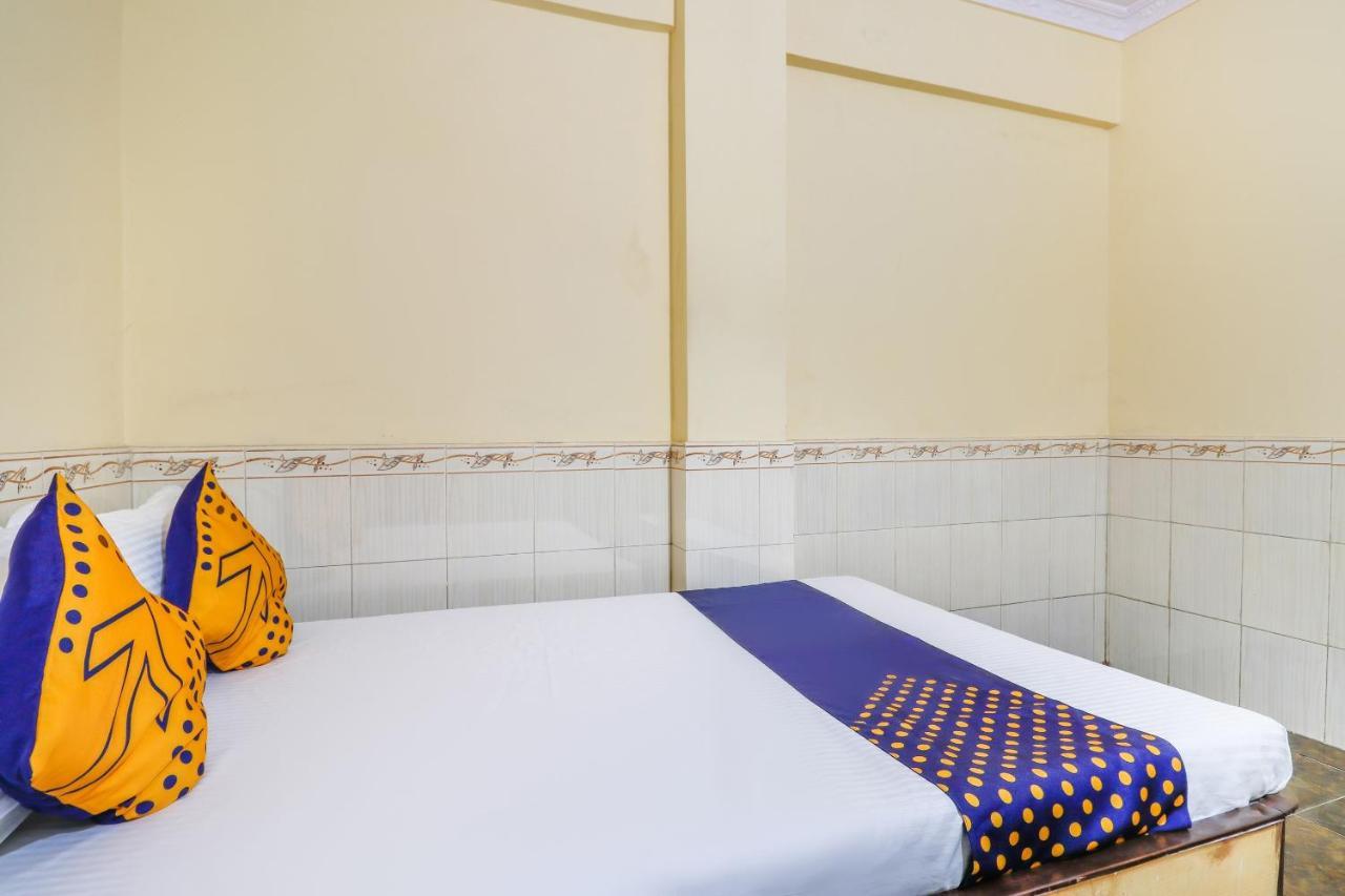 Ulhāsnagar Spot On 66527 Pallavi Lodge المظهر الخارجي الصورة