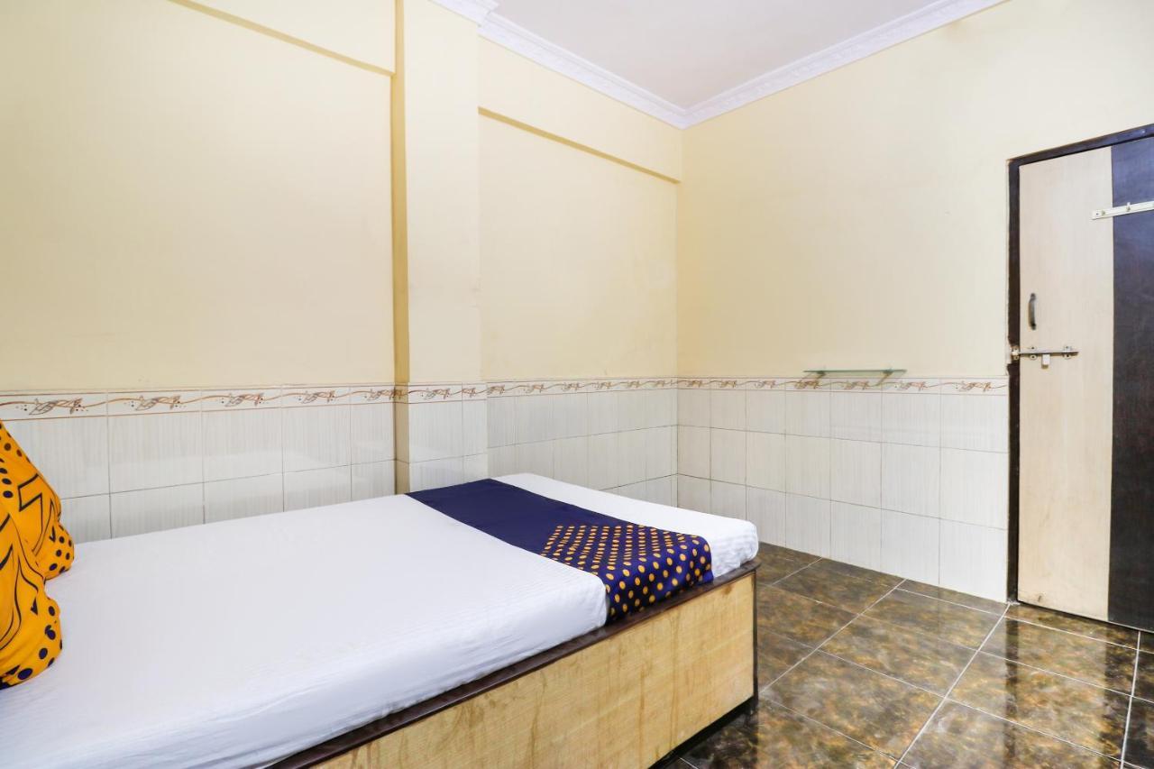 Ulhāsnagar Spot On 66527 Pallavi Lodge المظهر الخارجي الصورة