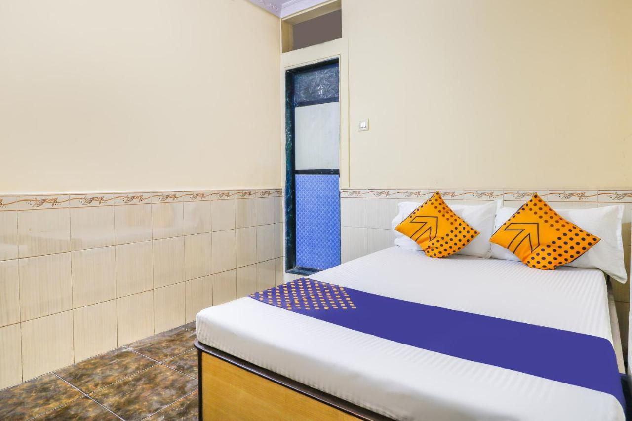 Ulhāsnagar Spot On 66527 Pallavi Lodge المظهر الخارجي الصورة