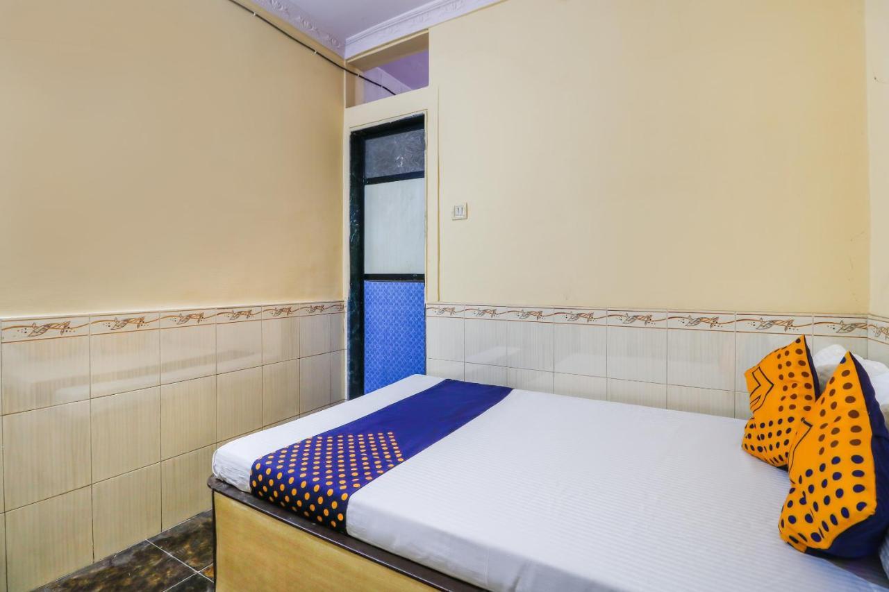 Ulhāsnagar Spot On 66527 Pallavi Lodge المظهر الخارجي الصورة